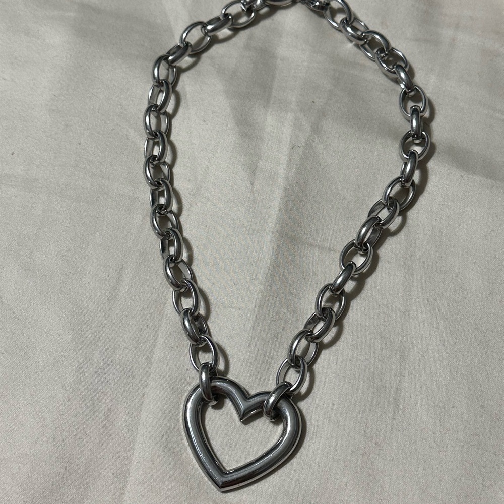Metal heart necklace